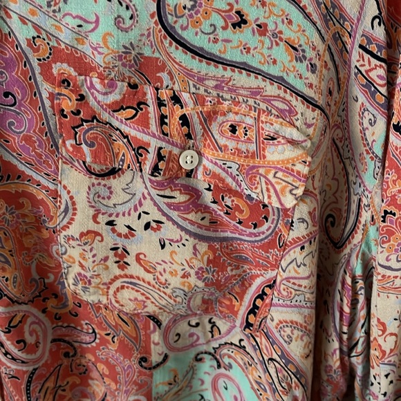 A peachy paisley blouse. - Picture 2 of 5